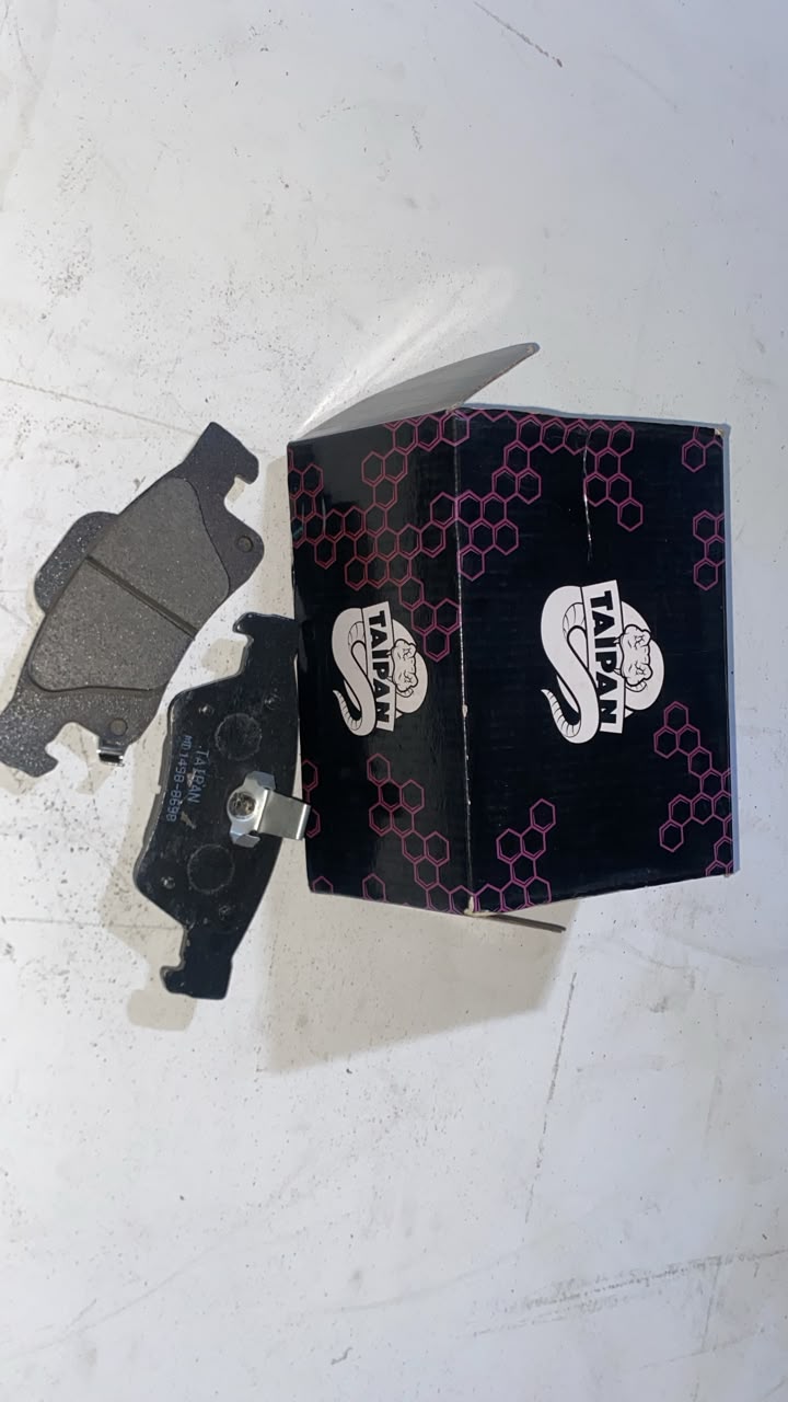 Pastillas semi-metálico trasero Taipan MD1498-8698 — Jeep Grand Cherokee 2011/2015