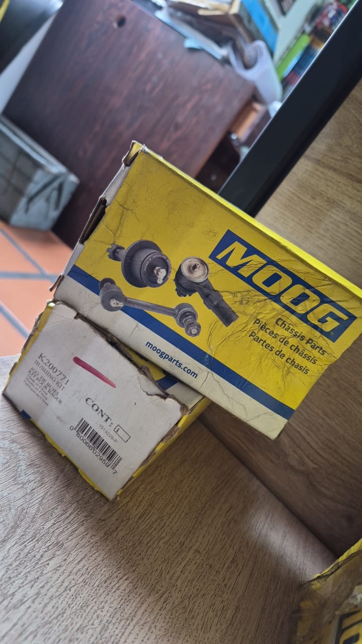 Kit de bujes MOOG — Camionetas Toyota y Lexus