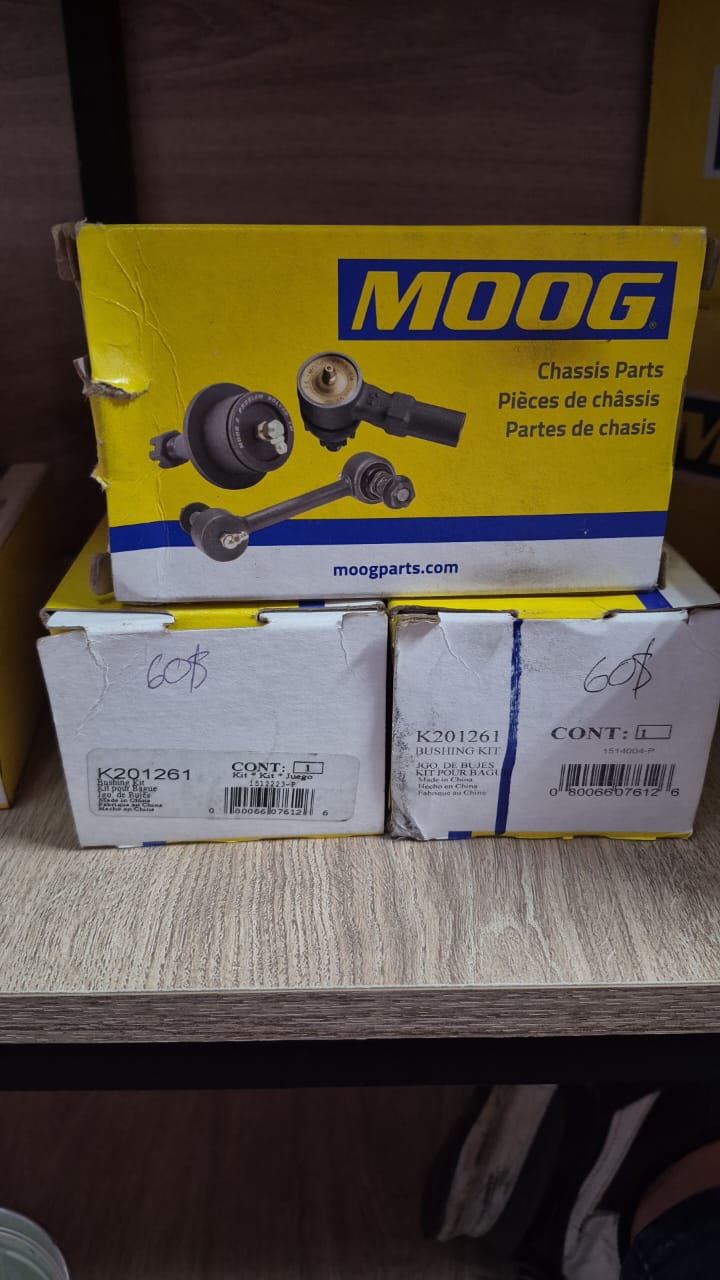 Bujes brazo de control (meseta) delantera MOOG K201261